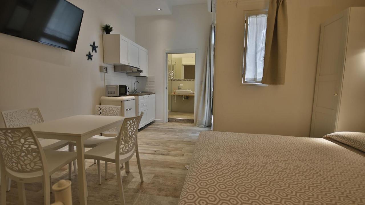 Casa Levante A 75 Mt Dalla Spiaggia Monopoli Luaran gambar