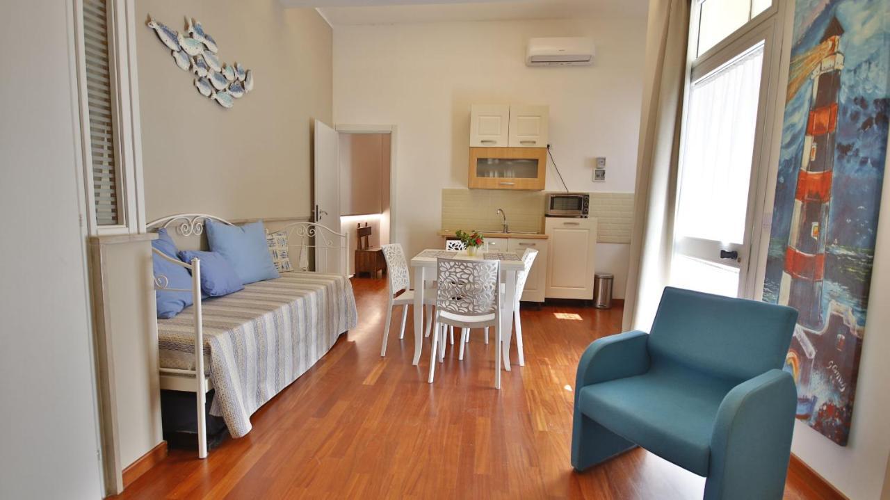 Casa Levante A 75 Mt Dalla Spiaggia Monopoli Luaran gambar